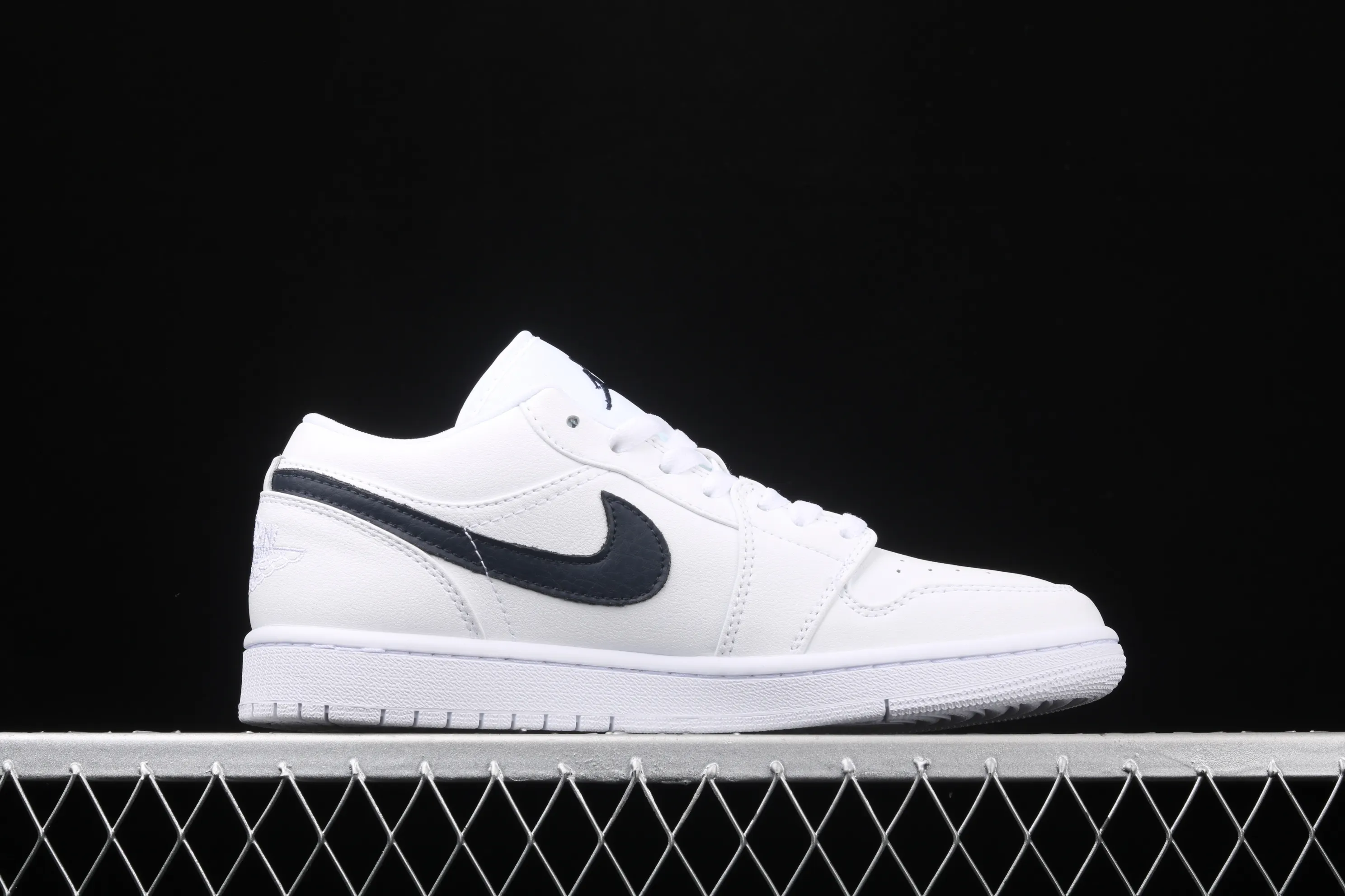 All categories Air Jordan Jordan series basketball shoes Air Jordan 1 Low New version Air Jordan 1 Low AJ1 Joe 1 low top leather cultural and leisure sports sneakers 553558-114